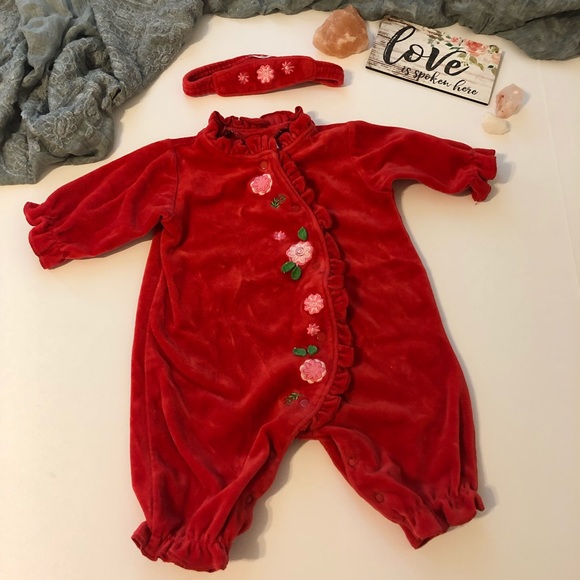 baby okiedokie | One Pieces | Red Velour Sleeper With Roses Ruffle 36m ...